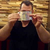 Money Switch by Mickael Chatelain - Trick