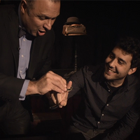 Aperture (Gimmick and Online Instructions) by Eric Jones and Tango Magic - Trick V0021