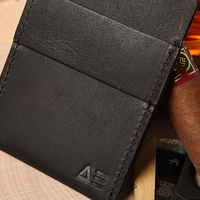 Wallet (Gimmicks and Online Instructions) by Nicholas Lawrence - Trick