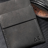 Wallet (Gimmicks and Online Instructions) by Nicholas Lawrence - Trick