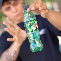 SOLID (Gimmicks and Online Instructions) by Juan Capilla and Julio Montoro  - Trick