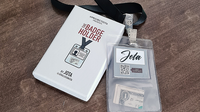 BADGE HOLDER (Gimmick and Online Instructions) by JOTA - Trick
