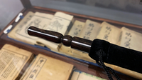 Wooden wand PRO (Bold Black) by Harry He & Bacon Magic - Trick
