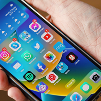 Maxim Physical Copy (App & Online Instruction) by Lloyd Barnes - Trick