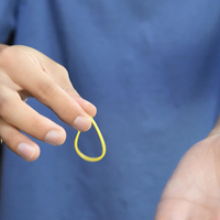 CRB (Color Changing Rubber Band) by Menzi magic & Zhao Xinyi