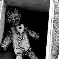 Hoodoo the Return (Gimmicks and Online Instructions) by iNFiNiTi - Trick