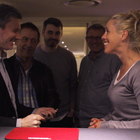 Ultimate Oil and Water (Gimmicks, Online Instructions and Special Cards) by Anthony Owen - Trick